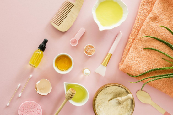 Oleochemicals in Personal Care and Cosmetics Oleochemicals in Personal Care and Cosmetics
