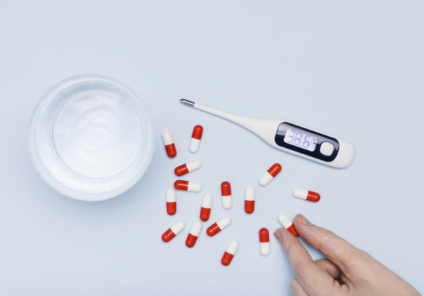 Ibuprofen capsules can reduce fever and relieve pain